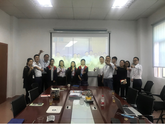 乐鱼平台-乐鱼(中国)一站式服务平台软件与炎墨合影